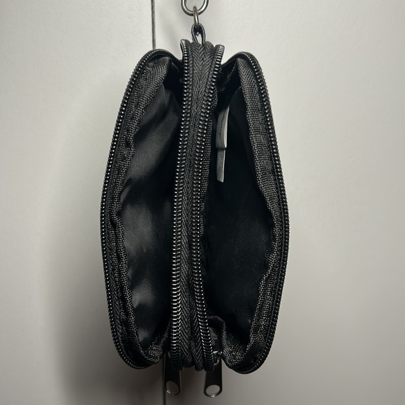 Disney Alice in Wonderland Wristlet Clutch - Picture 8 of 8